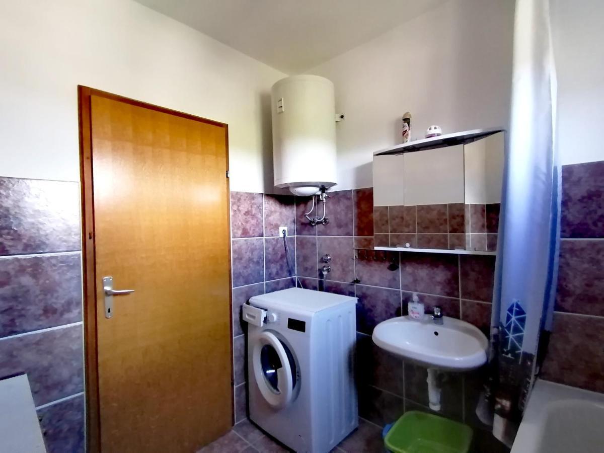 Apartman Canaki Splitska Eksteriør bilde