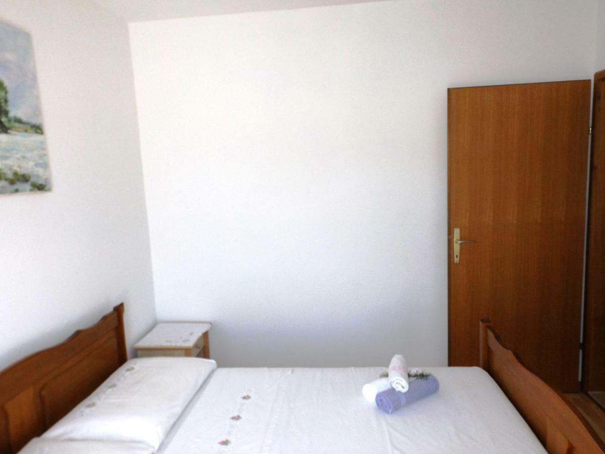 Apartman Canaki Splitska Eksteriør bilde